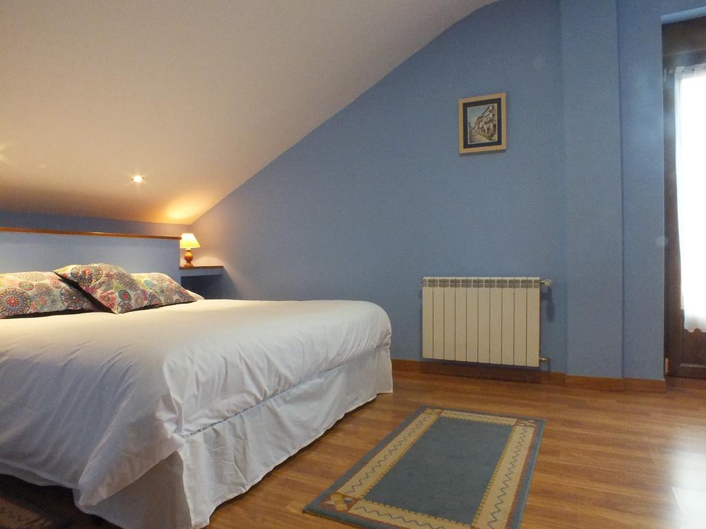 Apartamentos Altamira Santillana del Mar Bagian luar foto