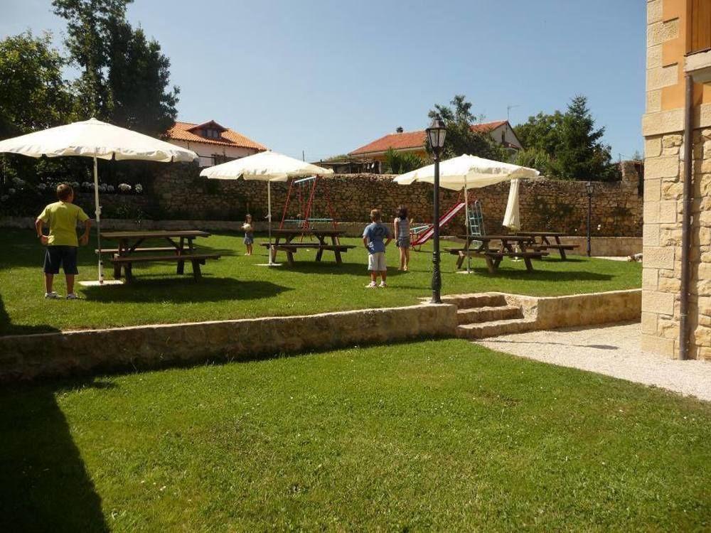 Apartamentos Altamira Santillana del Mar Bagian luar foto