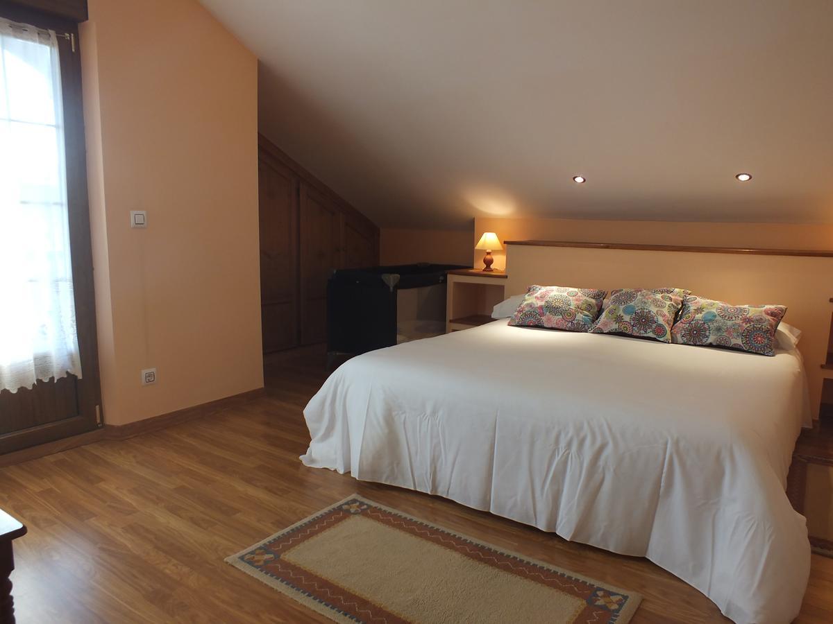 Apartamentos Altamira Santillana del Mar Bagian luar foto